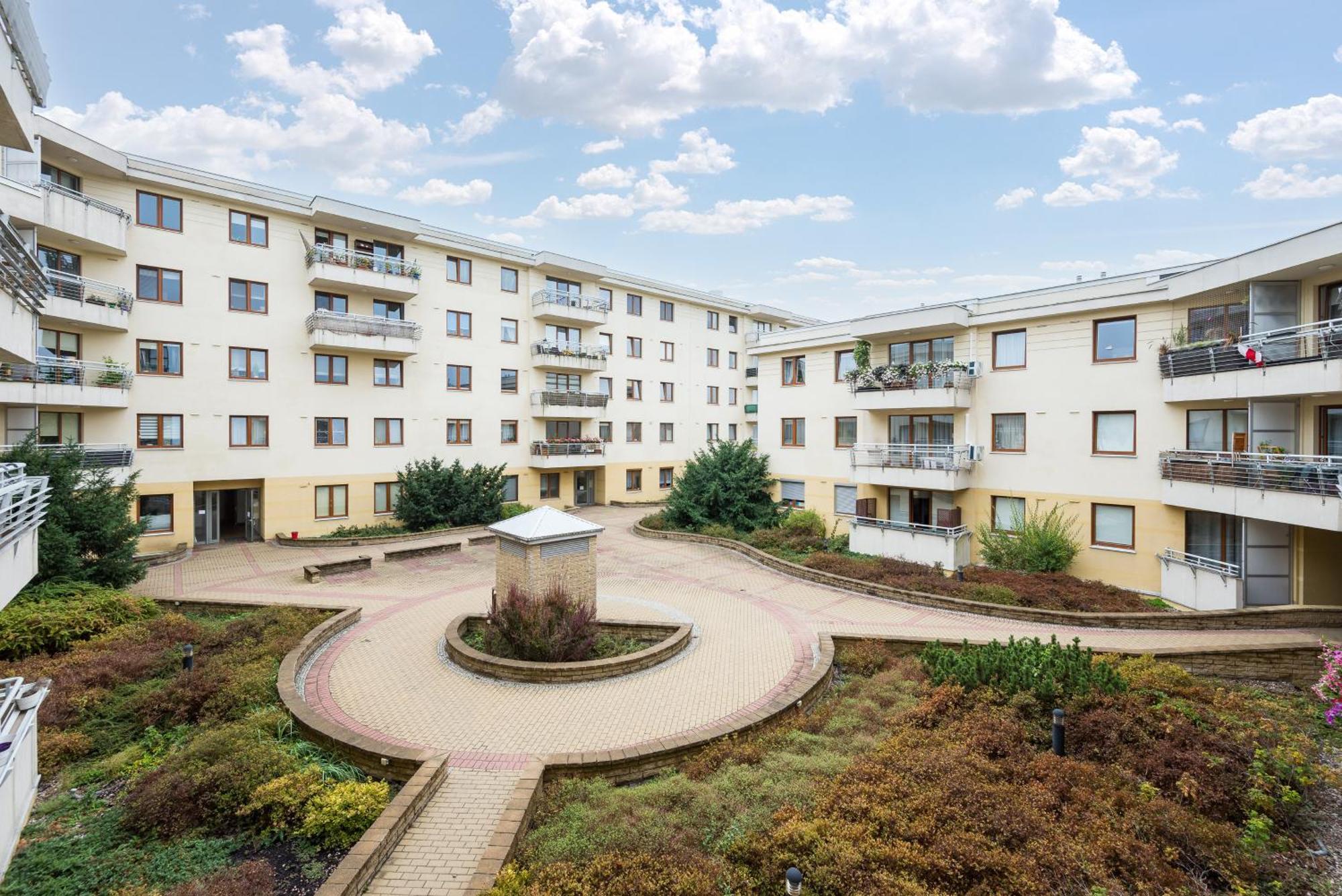 Metro Ksiecia Janusza Cosy Apartment Варшава Екстер'єр фото